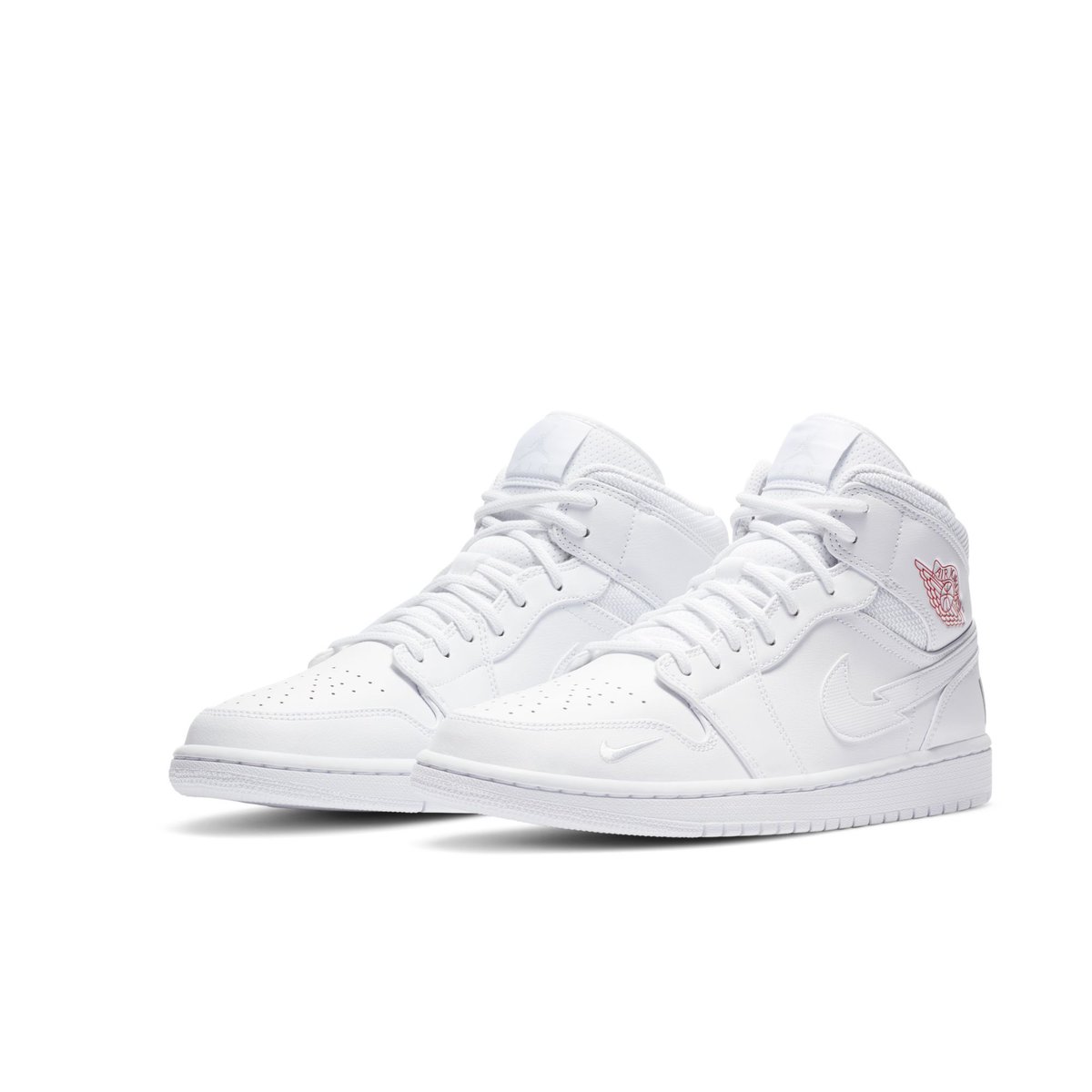 snkr_twitr's tweet photo. Jordan 1 Mid ‘Euro Tour’

https://t.co/XQQdTkE4Ji

#AD https://t.co/4uG489XYfs