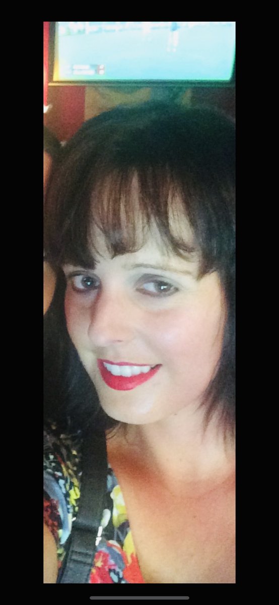 AnnaBasic2's tweet photo. Flashback Saturday selfie 🤳 #SaturdayMotivation #flashbackselfie #selfie https://t.co/zk4oDF0dJc