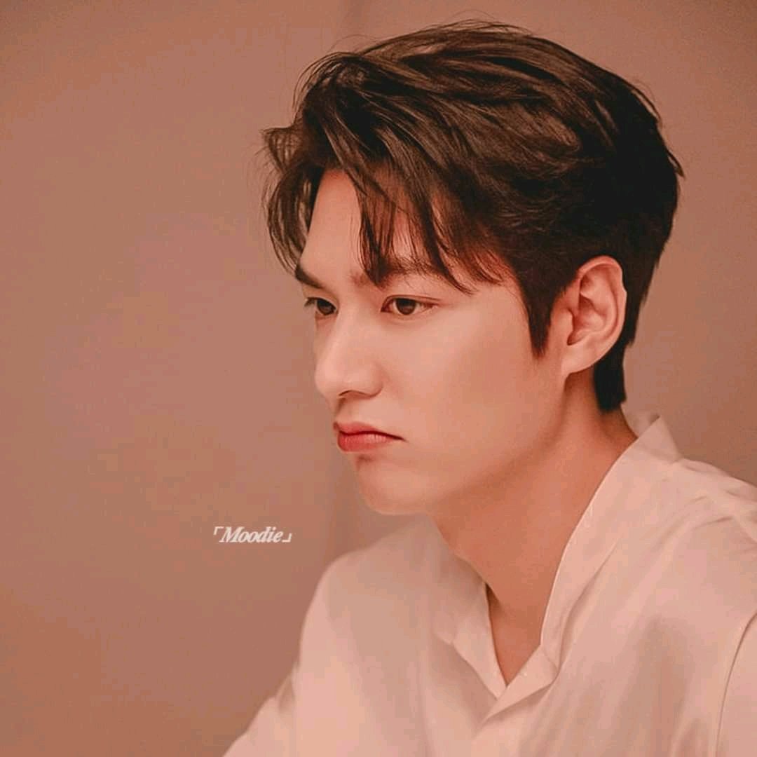 Elsasyavitri15's tweet photo. Oppa 💟 Lee min hoo 💟
#LeeMinHo 
#leeminho_이민호 #leeminhoo
#leeminhobirthday #leeminhoday
@ActorLeeMinHo #minoz https://t.co/Q9HUQAImxd