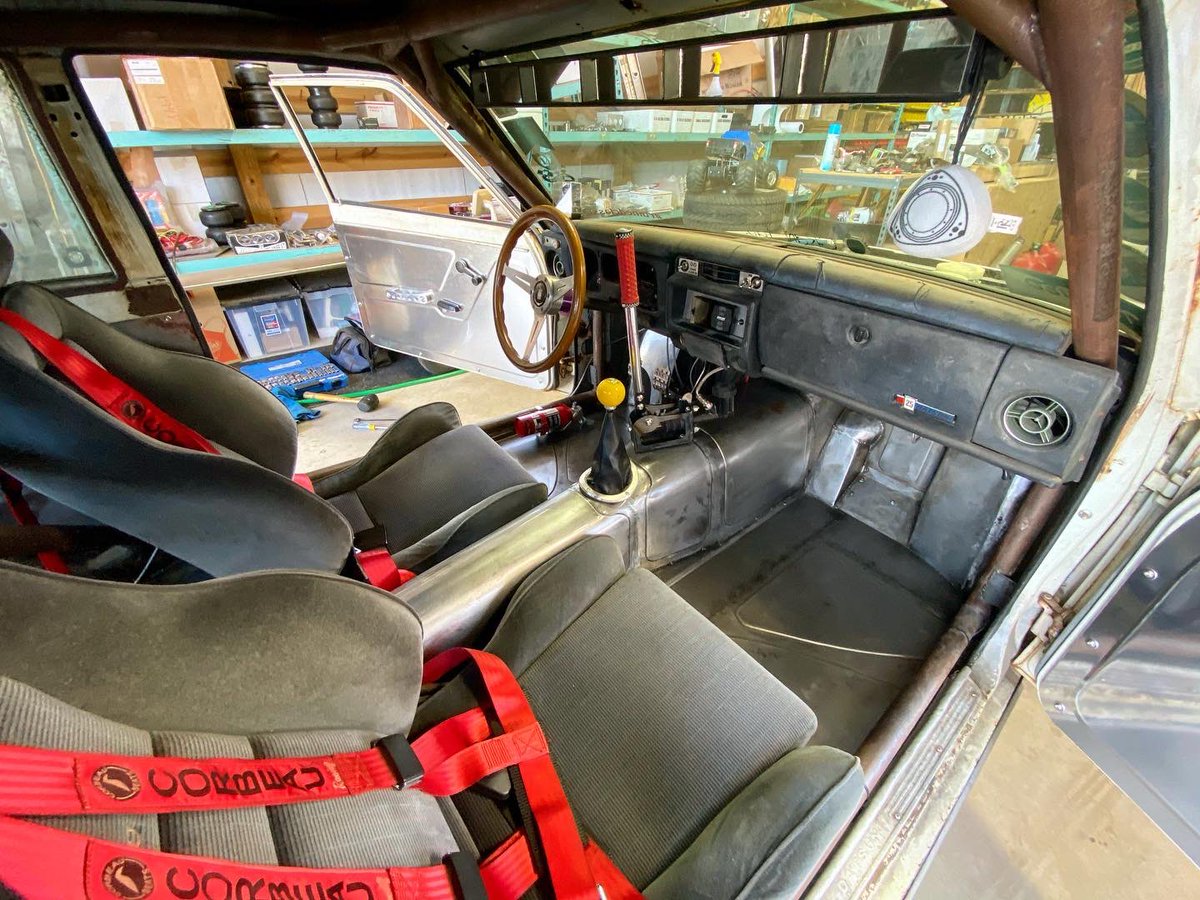 TwistedImages's tweet photo. Interior is back together. Waiting on a couple pieces for the dash, but those won’t be in until next week. #datsun510 #ratsun #bagged #bodydropped #severedties #recaroseats #nardi #beadroll #customcars #gettwisted #datsun https://t.co/EbB6CakAX7