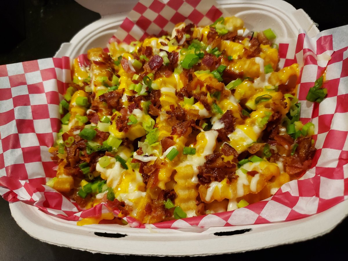 Lindasbar's tweet photo. Ask for extra bacon &amp; green onions to give your cheese fries an aesthetic enhancement 👌 https://t.co/sNW8LW2y9F
