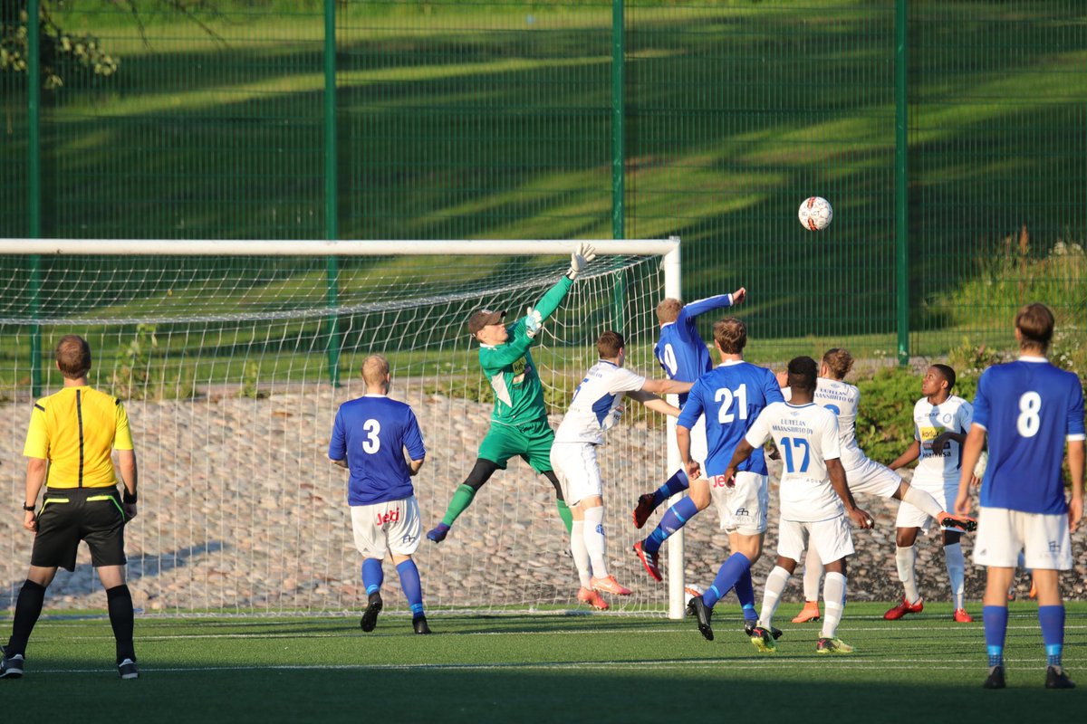 futiskuvat's tweet photo. Tänään nähtiin hienoja gamesavereita. Pisteet lähtivät Porvooseen. #fckuusysi @fckuusysi #fcfutura #jalkapallo #valokuvaus https://t.co/iWnrgpPKCF