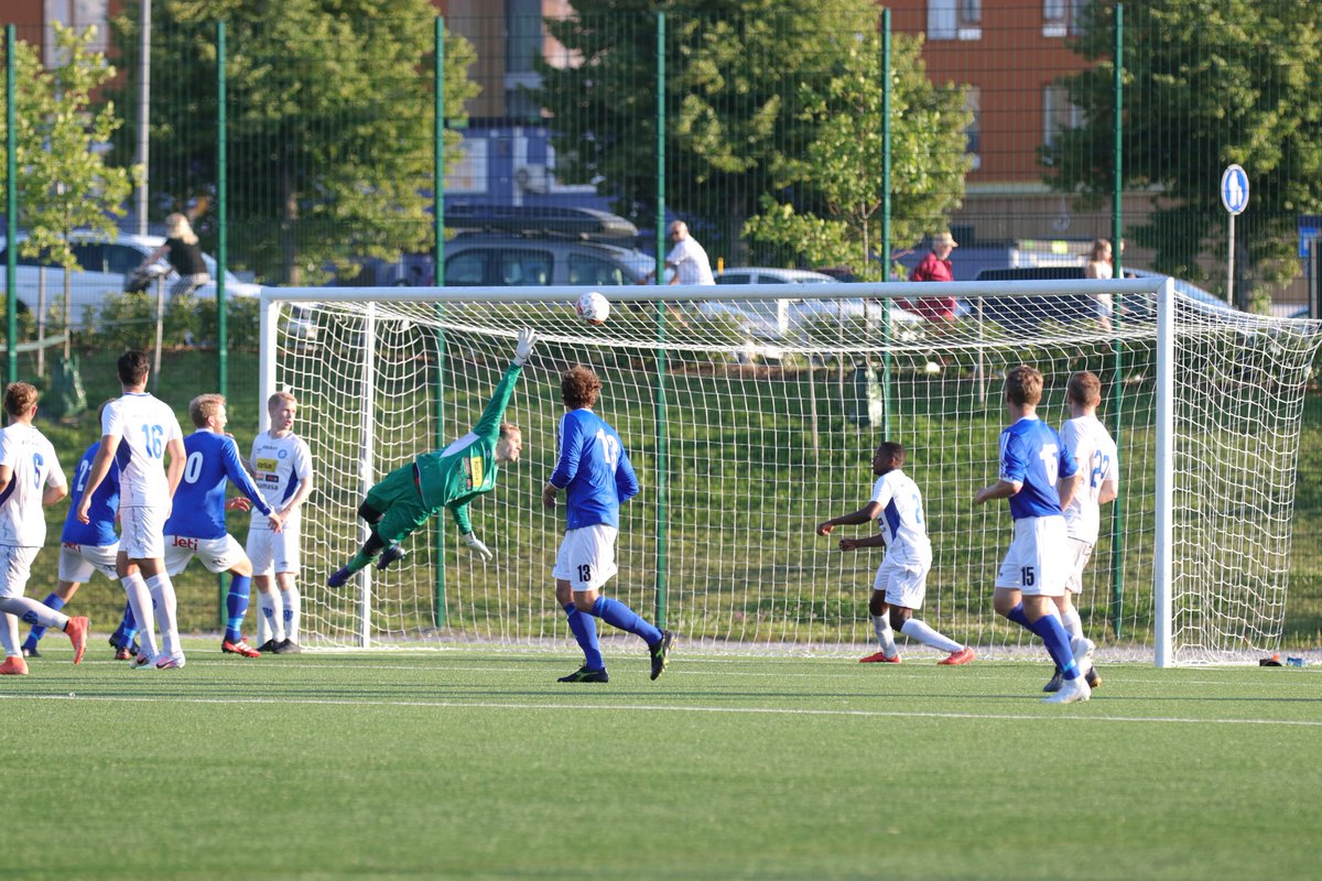 futiskuvat's tweet photo. Tänään nähtiin hienoja gamesavereita. Pisteet lähtivät Porvooseen. #fckuusysi @fckuusysi #fcfutura #jalkapallo #valokuvaus https://t.co/iWnrgpPKCF