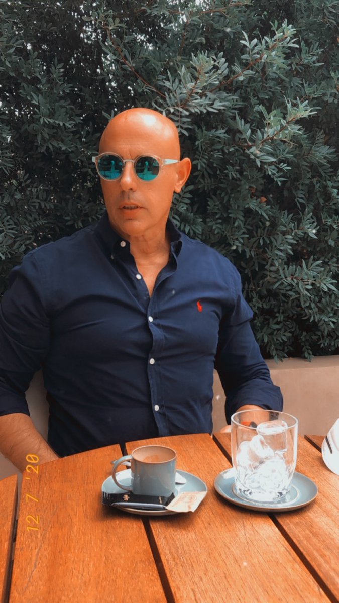 Costa_Perruquer's tweet photo. Moltíssimes gràcies a totes les persones que heu dedicat uns segons del dia d'avui a felicitar-me per les diferents xarxes socials i WhatsApp en el dia del meu cinquanta-sis aniversari. Entre tots heu aconsegid fer-me més feliç #ramoncostalifestyle #banyoles #costaperruquer https://t.co/TZ8KgN3kGN