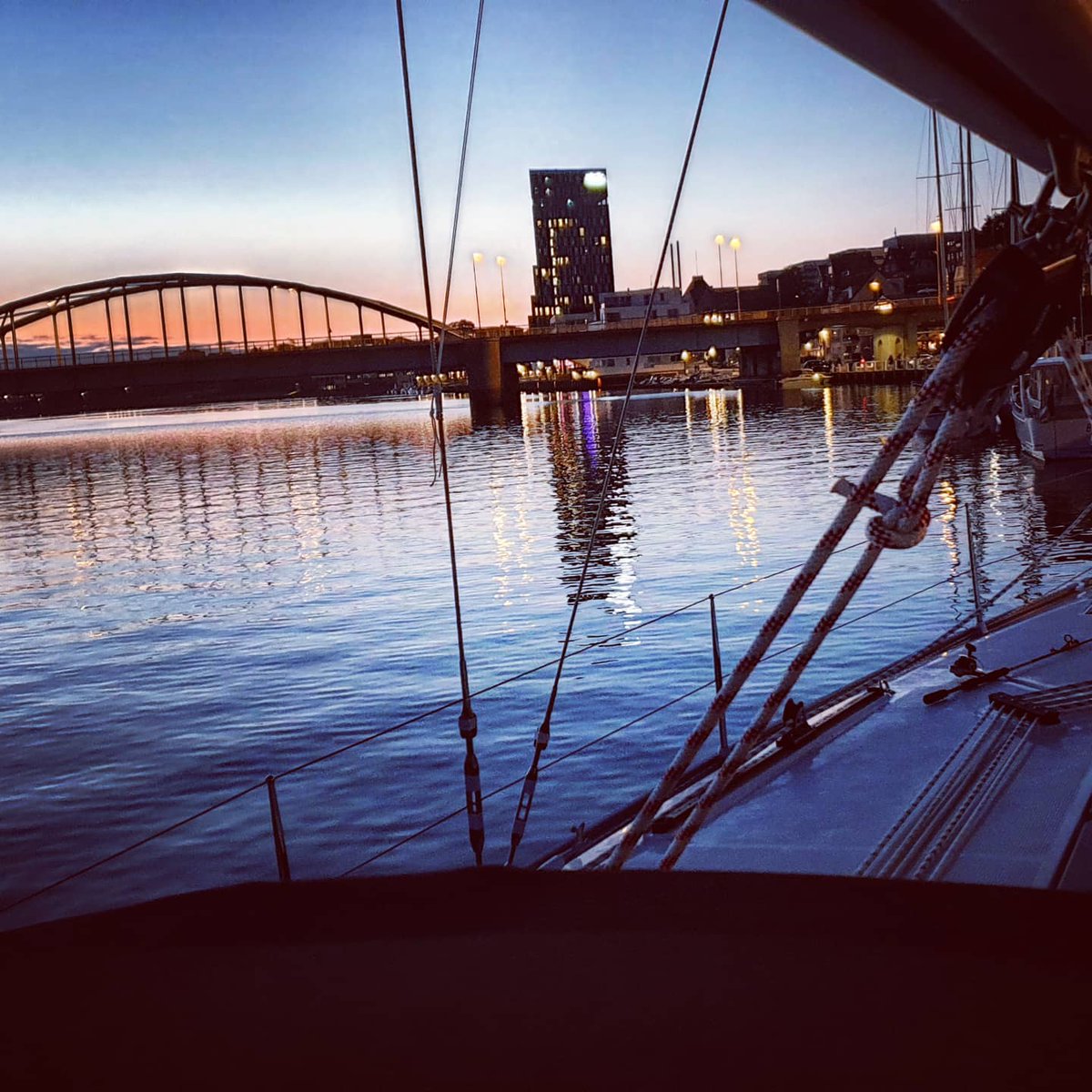 mfraikin's tweet image. Godnat! ⛵
.
.
.
#segeln #segelnmachtglücklich #sailing #yachting #yacht #yachtlife #segelyacht #ostsee #balticsea #instasailing #instasail #sonnenuntergang #sunsethttps://www.instagram.com/p/CCwenMxiPXV/