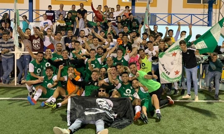 ManzanillaCF1's tweet photo. Gran temporada y gran eliminatoria, pero sobretodo orgullosos de la imagen que hemos dado antes, durante y al final de la temporada.
¡Gracias a los jugadores, a los técnicos, directivos y como no, a la afición! 👏🏼💚 https://t.co/lgVd9vdqzQ