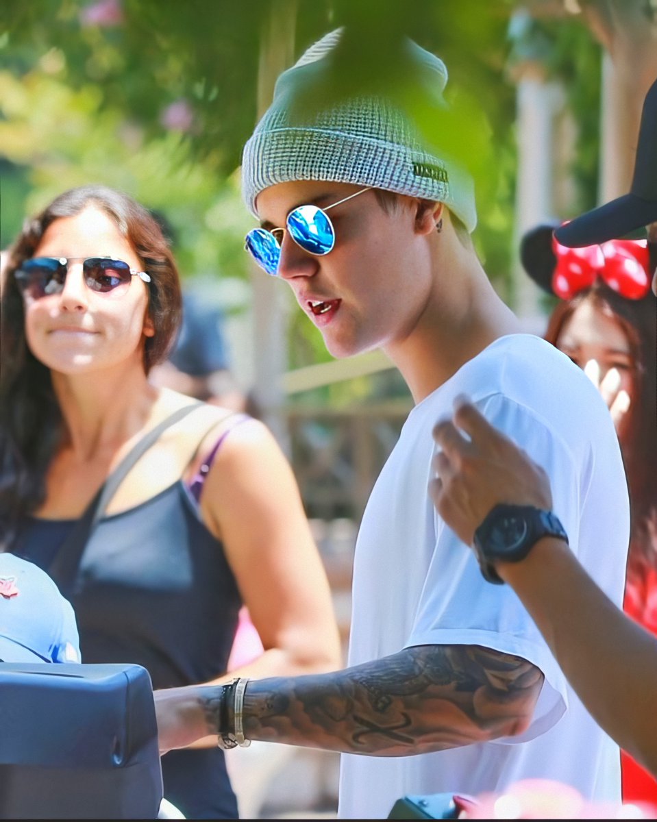 postsbiebers's tweet photo. https://t.co/LUwAjG4fJi