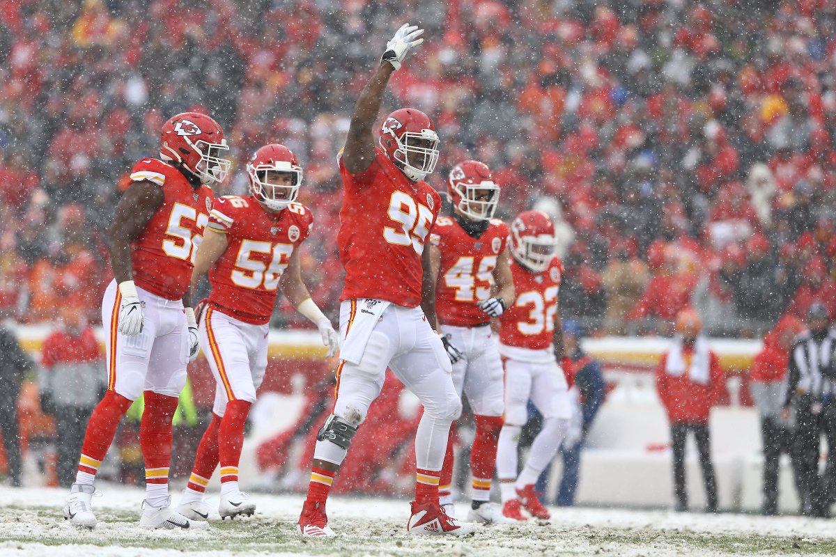 KCChiefs_Matt's tweet photo. .@StoneColdJones' new deal has me thinking about how good this defense was to close out the year. From Week 11-17, the Chiefs allowed the:

🏈 Fewest points per game (11.5)
🏈 Fewest TDs (7)
🏈 Second-fewest rushing yards (570)
🏈 Lowest passer rating against (63.5)

Dominant. https://t.co/0VS7V4OKca