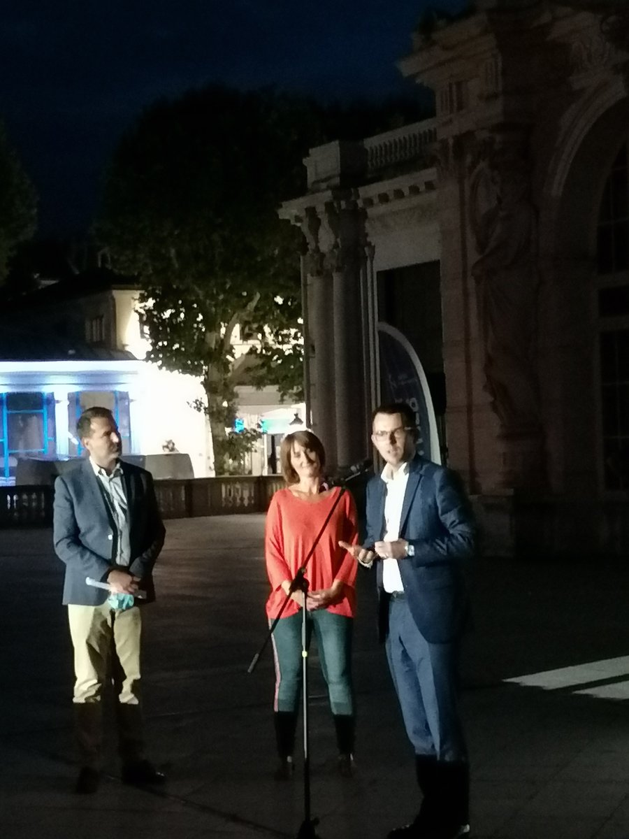 Allierdpt's tweet photo. Ce soir,  Vichy s'illumine. Le Festival "Lumières sur le Bourbonnais" est lancé avec 5 spectacles de lumières. @claude_riboulet @Aguilera_Fred @chbenoit03
@AllierTourisme @Auvergne @auvergnerhalpes #GilbertCoudene
Plus d'infos 👉 https://t.co/ecIvzjOj8j https://t.co/YQvS7E52E4