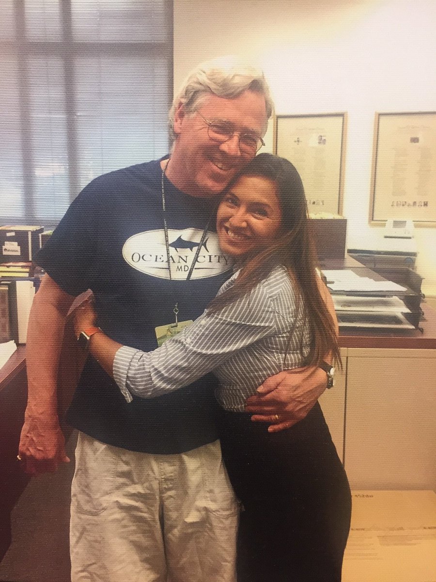SandraQuezadaMD's tweet photo. Last night, my mentor and friend, Dr. Mickey Foxwell, Assoc Dean for Admissions x 30 yrs before me, passed away peacefully at home with family. So grateful for the time I had learning from him. His legacy lives on in thousands of physicians he admitted to medicine, and in me. https://t.co/zN3euzuZ31
