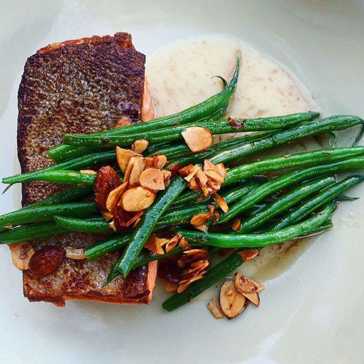 pascalandsabine's tweet photo. A perfect Friday night for our Trout Almondine 🌞 Fresh trout, haricots verts, almonds, &amp; brown butter 🎈#pascalandsabine #asburypark https://t.co/vtSCFpEkkQ