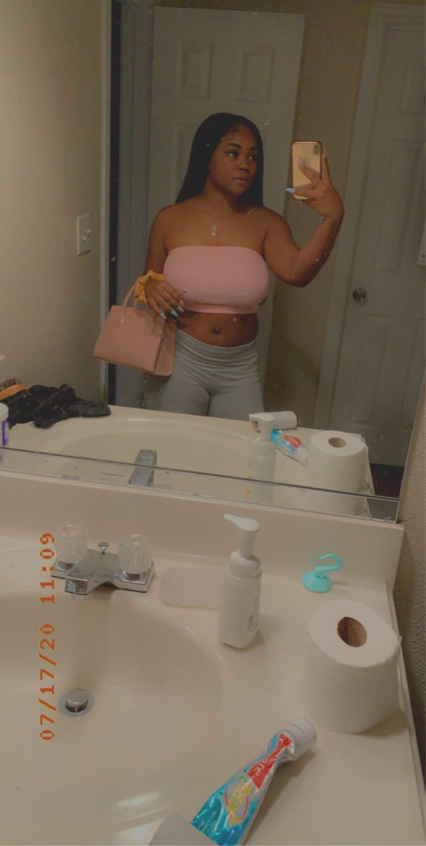 Reesereeseeee's tweet image. Barbi who 🌸🌸