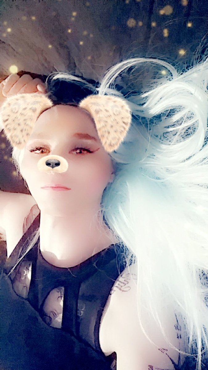 nololobobo's tweet photo. When you keep smiling cus the country bumkins don't understand your drag lifestyle.
#dragqueen #dragqueens #dragqueenproblems #gays #Louisville #artist #gay #beautiful #TransIsBeautiful https://t.co/zOLaAJVib3
