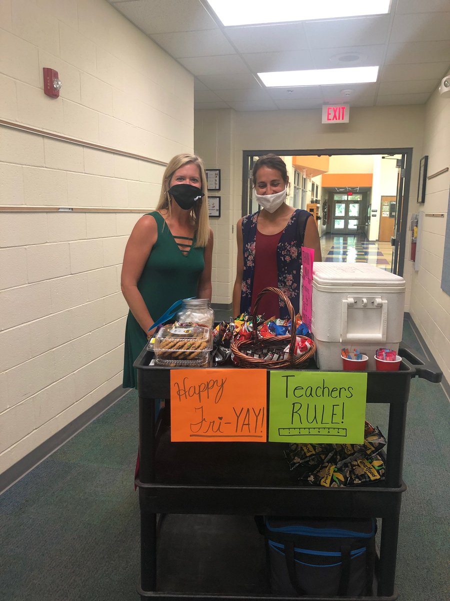 What was the best part of my day you might ask?? Well, the Woot-Woot Wagon of course! We surprised teachers with a small token for all their hard work in making this such an amazing summer for students. 🍎❤️#SPSOAR2020 #GVSOAR2020 <a href="/JamieJblack/">Jamie Black</a> <a href="/point_stony/">Stony point</a> <a href="/bar_sni/">Sni-A-Bar Elementary</a> <a href="/GV_Schools/">Grain Valley Schools</a>