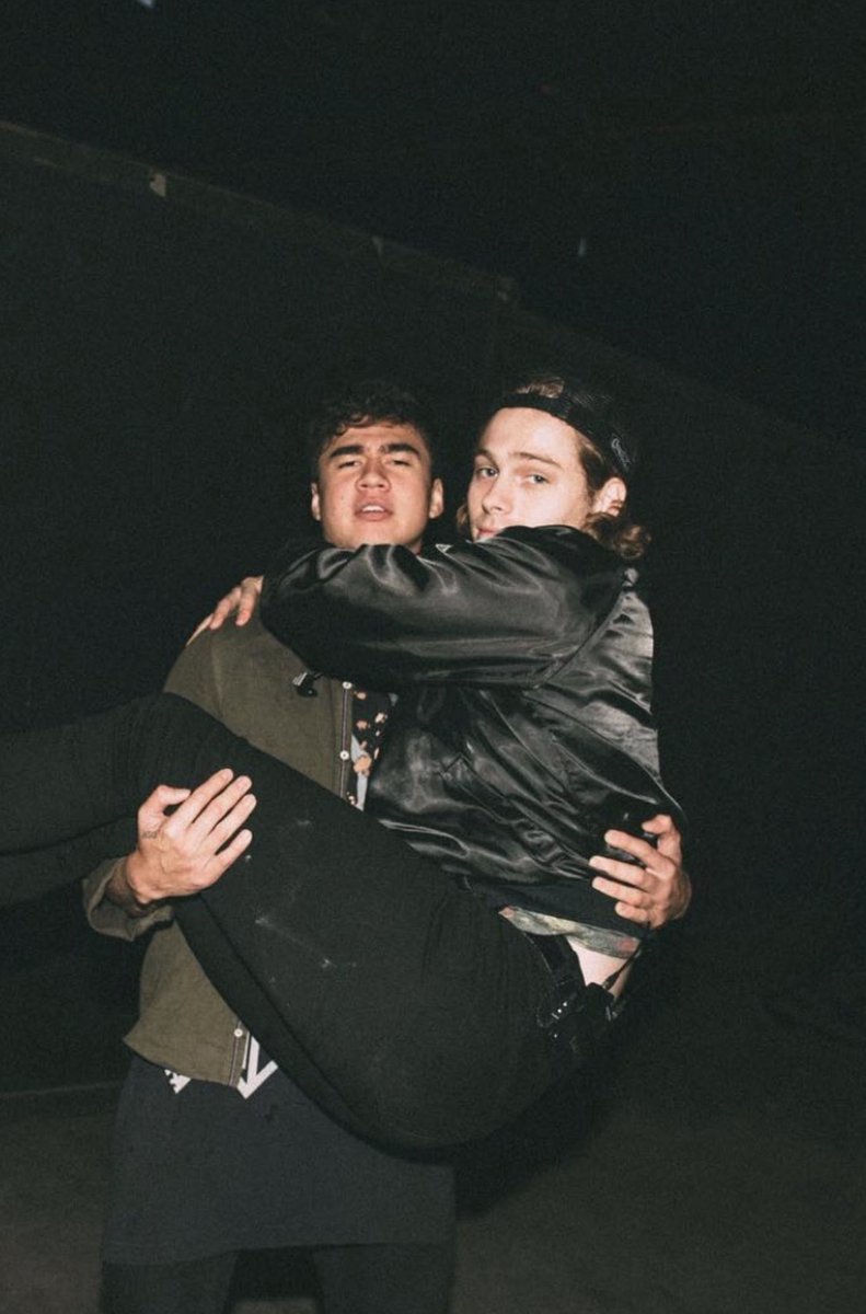 calum hood and luke hemmings: a thread