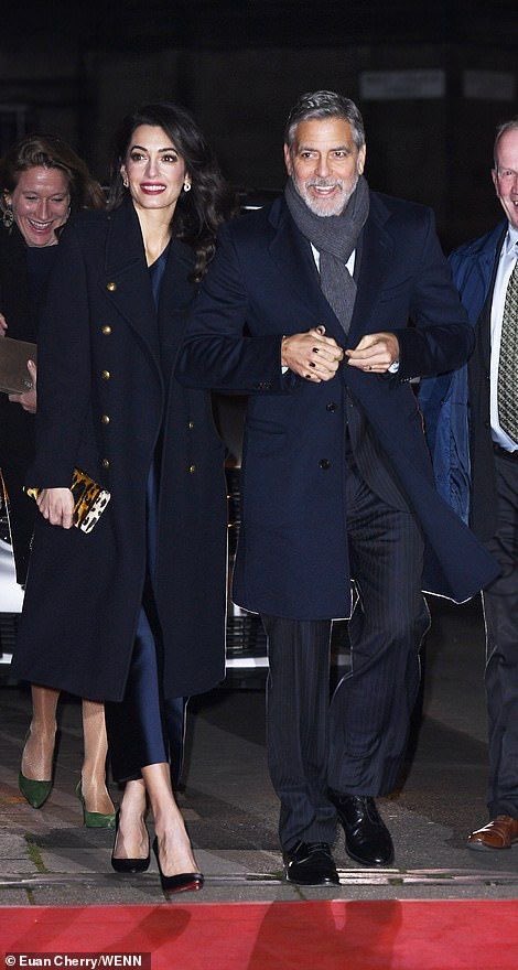 _binassi's tweet image. واحرص على الذي يمسك يدك ليضمها الى صدره، لا ليمسكها وحسب.