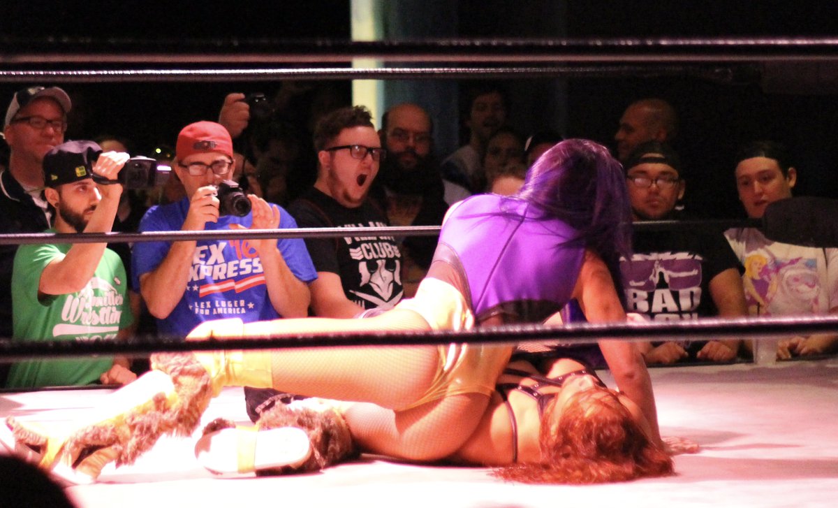 DAFALCON11's tweet photo. #FalshbackFriday @GabrielaRio10 v @_SonyaStrong #WWR @WWRProWrestling https://t.co/vFhCBMitSw