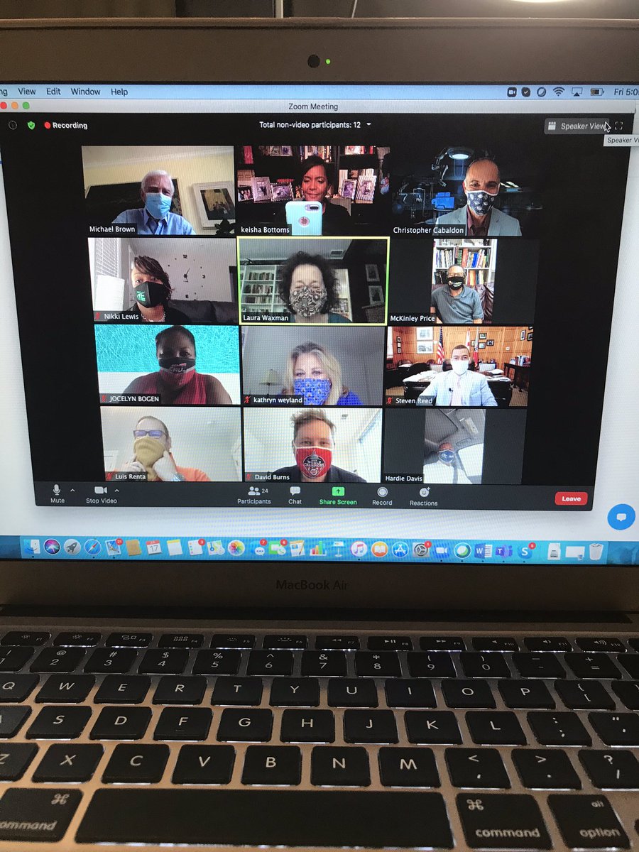KeishaBottoms's tweet photo. Mayors across the country and staff of @usmayors showing solidarity with @CityofAtlanta, Mayors and people throughout Georgia, by wearing masks during our Dismantling Systemic Racism Working Group Zoom meeting, for the @usmayors 2020 Vision for America. We are stronger together. https://t.co/3tcDwUo1NC