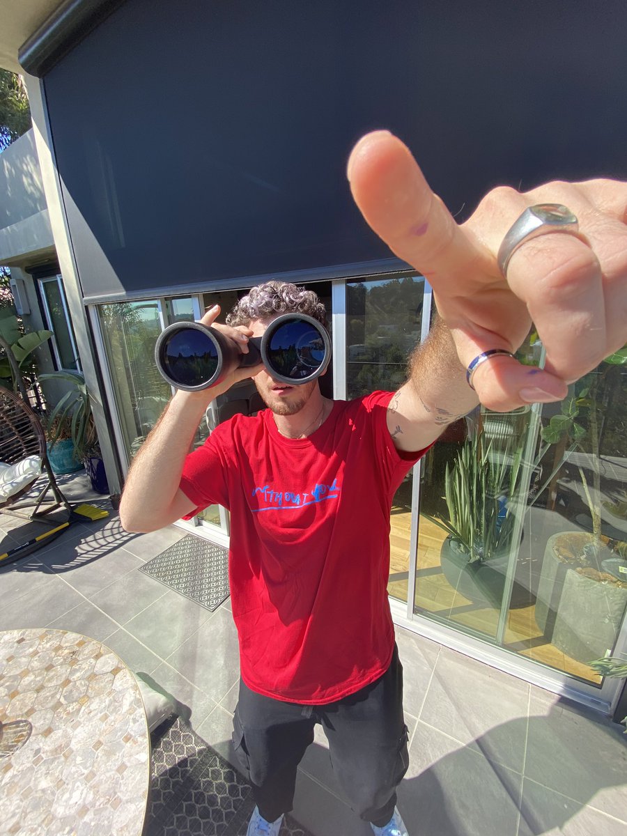 lauvsongs's tweet image. NEW MERCH INCLUDING 100 HANDDRAWN TEES AVAILABLE NOW MY HANDWRITING SUCKS BUT THE MERCH IS LIT AND ILY 😭🤍🙈👼🏻🐔

shop.lauvsongs.com