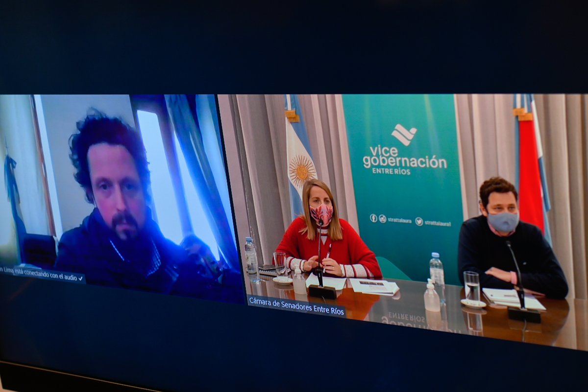 Junto al Sec. de Turismo de Entre Ríos <a href="/GastonIrazusta/">Gastón Irazusta</a>  dialogamos con el intendente Domingo Maiocco, la viceintendenta Ana Schuth, funcionarios municipales y legisladores sobre la construcción de un Centro de Información e Interpretación Turística que se realizará en Victoria.