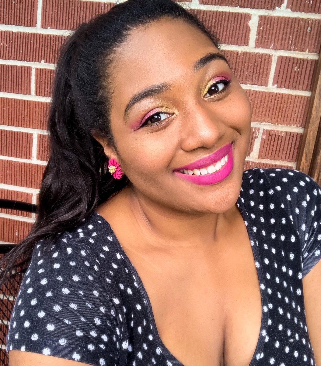 GraceFlavien's tweet photo. Close your eyes. Take each day one step at a time, one foot in front of the other. When you look around, you’ll be surprised where you’ll be when you never give up 💛✨ https://t.co/5EmK1ogmvn