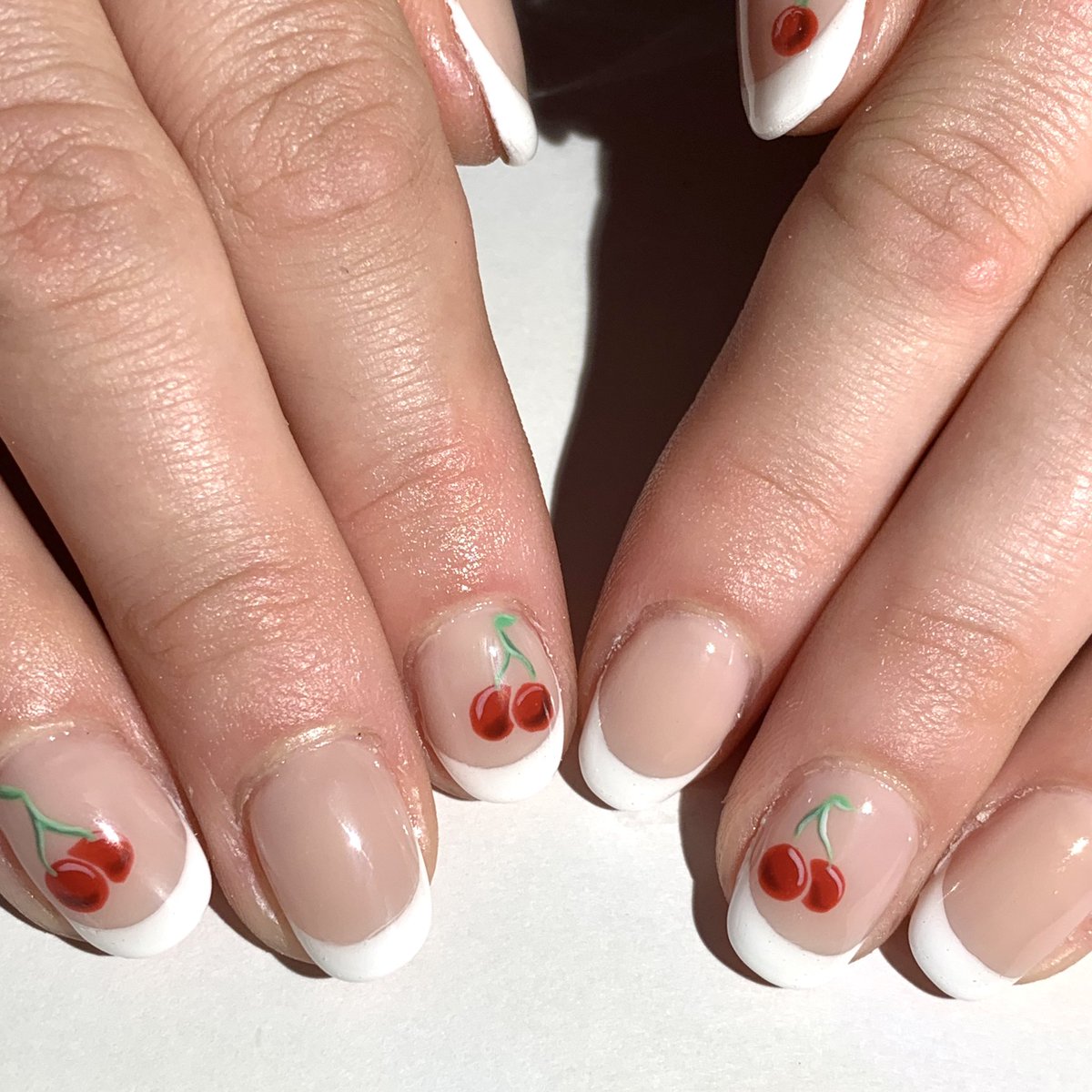 Vee_Esco's tweet photo. Cherries 🍒✨ #nails #miami #maminailartist https://t.co/KuysZmsXWR