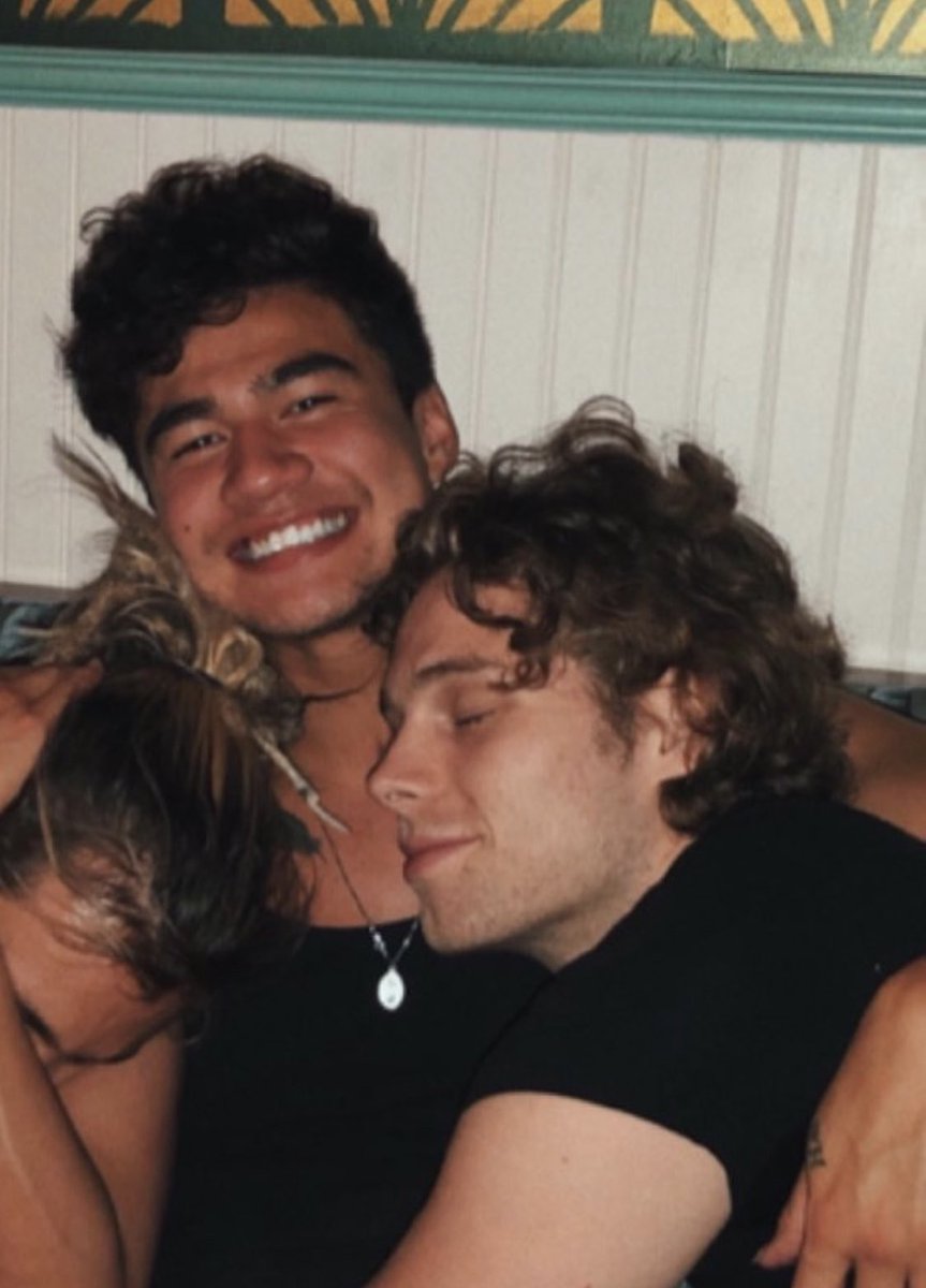 calum hood and luke hemmings: a thread