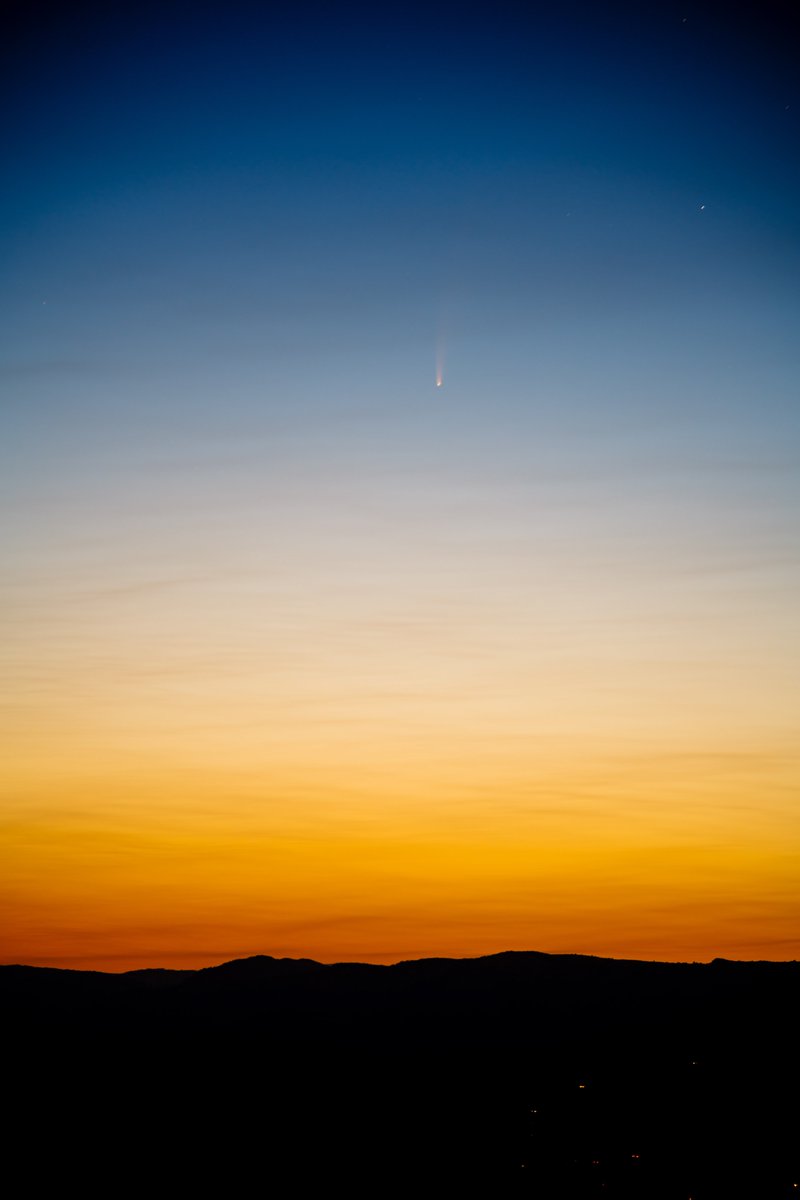 semaphoreimages's tweet photo. for those that haven't looked in the Northeastern sky at night for a while... it could be worth a night out #neowise2020 #neowise #photography https://t.co/v4wehzjeIt