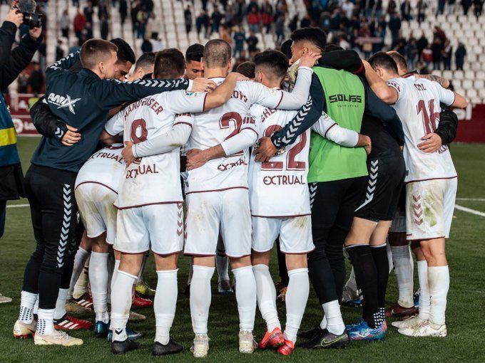 DiegoBarri8's tweet image. YO SI CREO. #1Final 🦇