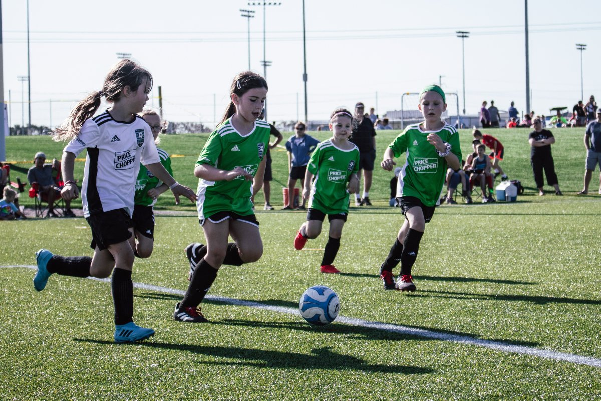 skcrecleague's tweet photo. Today is the LAST DAY to register and receive our Early Bird Discount! 
🔹 Two league locations (Olathe &amp; KCK)
🔹 Teams for boys &amp; girls, Pre-K through 2nd Grade
🔹 Free adidas cleats &amp; jersey included with registration

Learn more &amp; register today!
🔗: https://t.co/30JVs872Yx https://t.co/4oUvhaS9fx