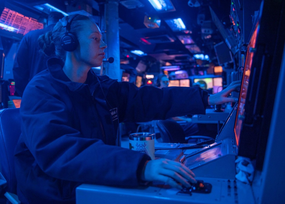 USPACOM's tweet photo. Sailors assigned to the @USPacificFleet guided-missile cruiser USS Antietam #CG54 stand watch in the shipβs Combat Information Center while deployed to the South China Sea. #ForgedByTheSea #Watchstander #FreeandOpenIndoPacific. https://t.co/ZdJxQrmG4v