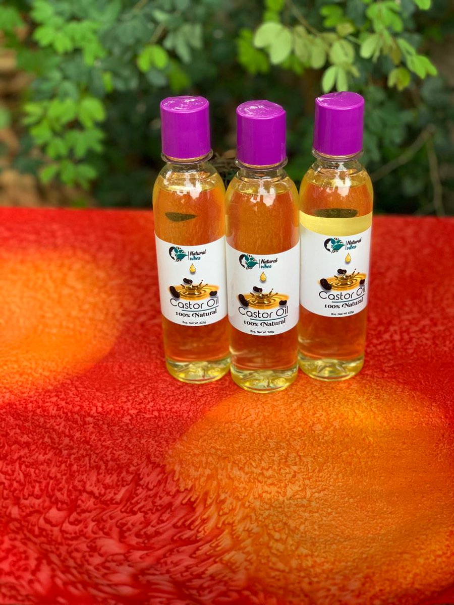 ___JLove's tweet image. Introducing our newly added hair growth oil made from 100% pure Castor oil beans. 🌿

Benefits: Promotes hair growth, prevents hair breakage, improves scalp circulation &amp;amp; treats hair loss

Size: 8oz
Cost: $1200 (JMD)

Send a DM to order or contact us at 876-829-1793