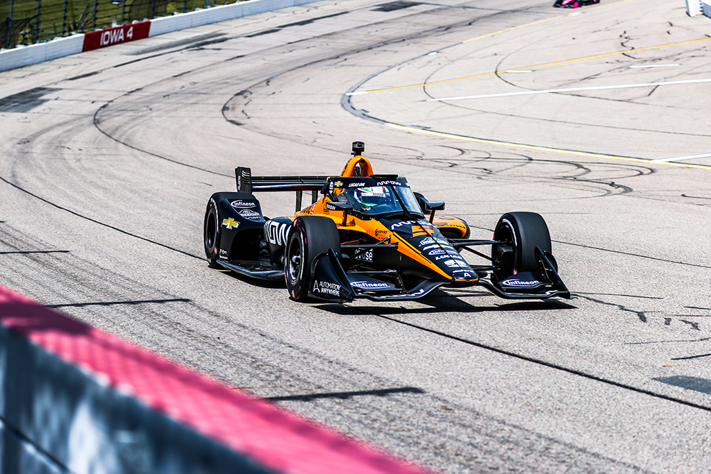 ArrowMcLaren's tweet photo. Race 1's starting grid at @iowaspeedway is set and we are ready to race!

@PatricioOWard ➡️ P8
@Oliver_Askew ➡️ P14 https://t.co/d1i2jlqSo6