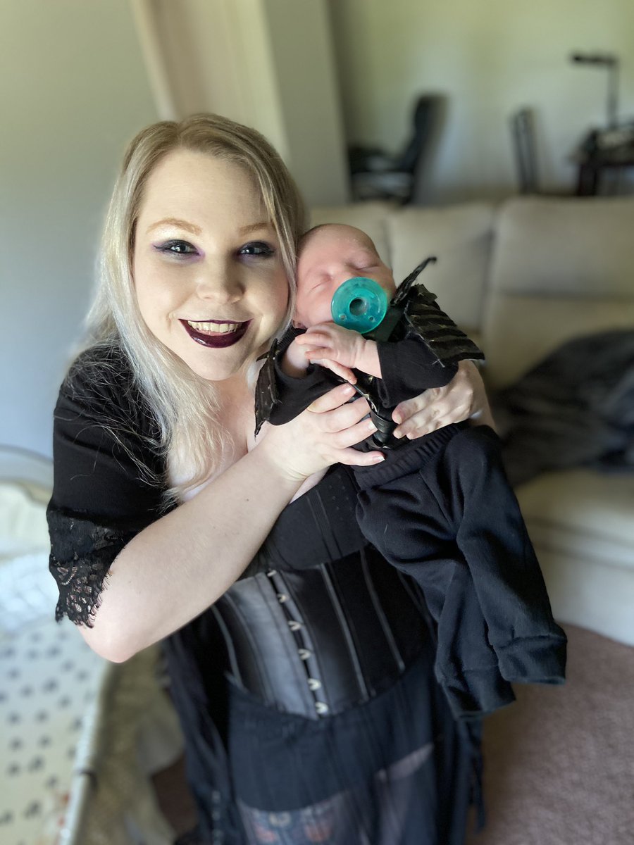 danibug123's tweet photo. Hey everyone, it’s been a long time! Just wanted to say- I’m not dead haha. My long extended silence was just me taking a break and trying to get back to a good place in life. I didn’t mean to worry anyone. Also, here’s my son 🖤🥰 https://t.co/Gk0iX4l3H5