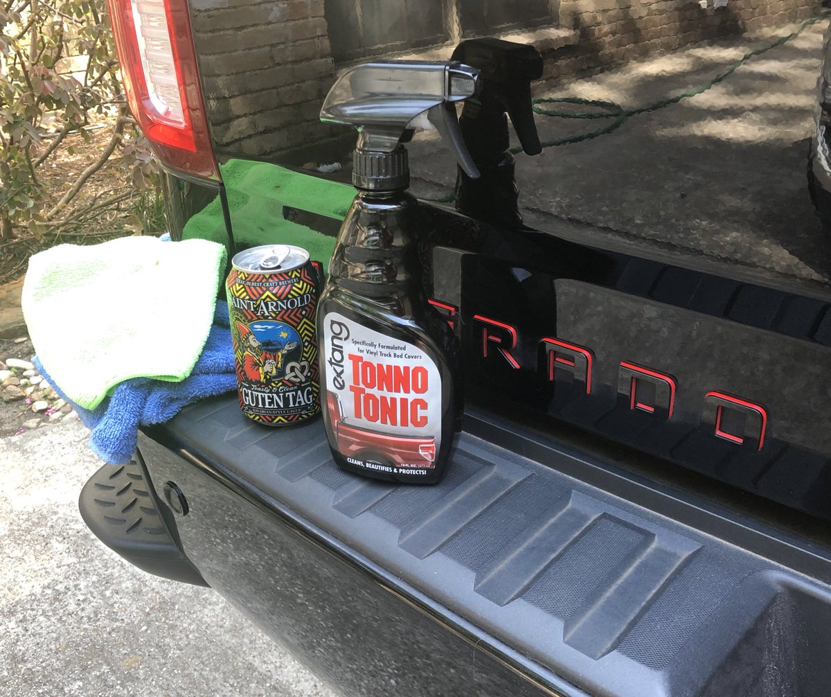 thesuburbanprof's tweet photo. Time to get to work cleaning that tonneau. @chevrolet @saintarnoldbrewing #htown #htx #houston #texas #tx #craftbeer #gutentag #craftbeernotcrapbeer #chevrolet #silverado #redlineedition #beer #weekend https://t.co/oZFqROLPfK