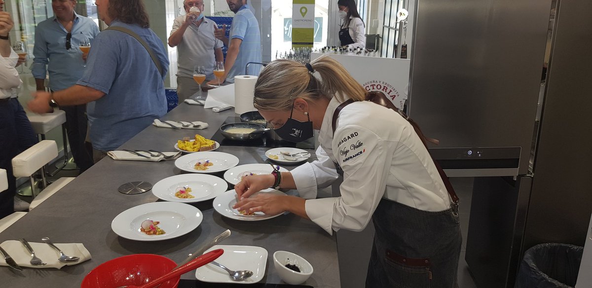 Jornada  especial con <a href="/AGSANTOREINO/">Amigos del Santo Reino</a> ha sido un placer 🍽🔪🍻🔝