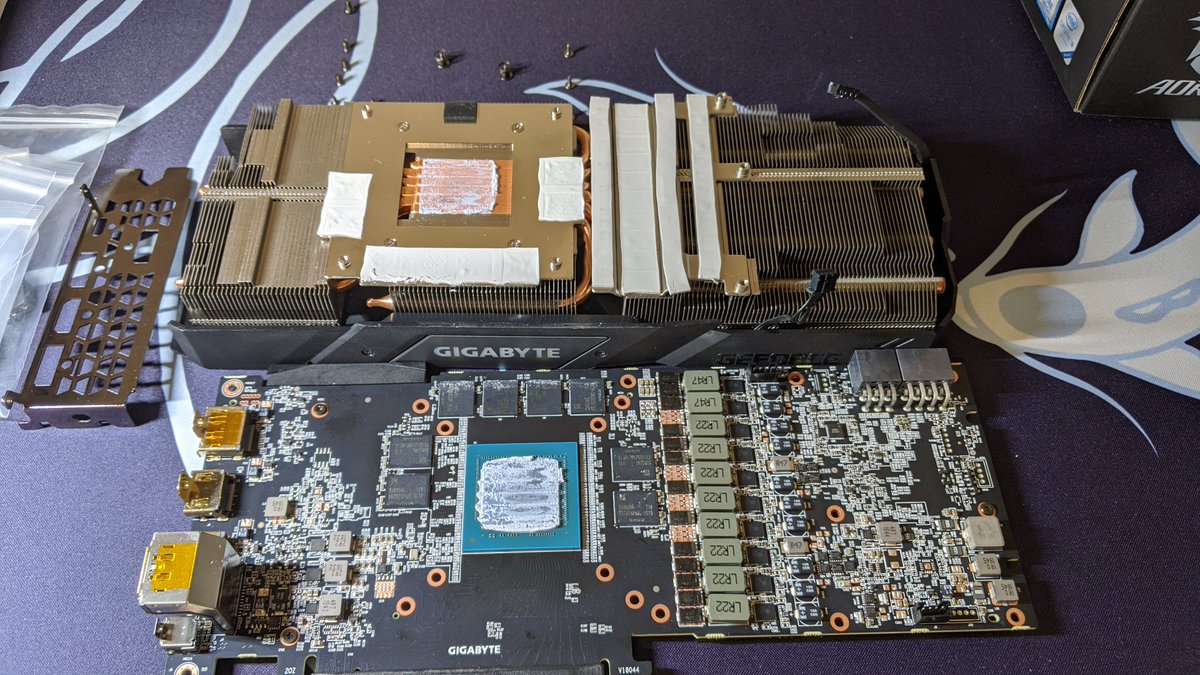 RoninMechaWorks's tweet image. Our awesome friends at @AorusOfficial  sent over an @NVIDIAGeForce RTX 2080 Super Gaming OC which we paired with a @bykski_us  GPU block for the @HITCOMMAND  Base Station!
#RTXON #HItCommand #AorusGaming #AorusOfficial #Roninmechaworks #GeForce #SponsoredBuild #watercooling #PCMR