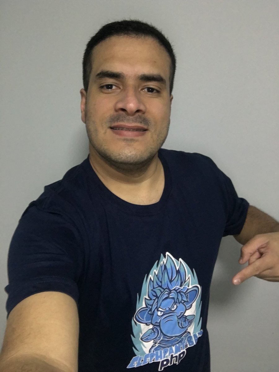 marcelgsantos's tweet photo. Galera, gostaria de agradecer a todos que prestigiaram a minha palestra no #VDPWeekend. Fiquei muito feliz de poder compartilhar um conteúdo que tanto me fascina que é a programação funcional. Fica o agradecimento ao @ProgramadorREAL e @professorburnes pelo convite! :) #php #fp https://t.co/Lhlul6e6GR