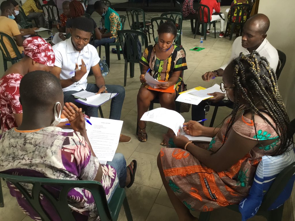 avsi_d's tweet photo. « Lorsque les jeunes ont un emploi stable, des revenus décents, ils deviennent protagonistes pour la cohésion sociale ». 25 jeunes démarrent les formations en entrepreneuriat #PacsP2d avec @avsi_d @UEenCI @FondazioneAVSI #Poje #CMV pour l’inclusion sociale de 500 jeunes. https://t.co/21EE137tuY