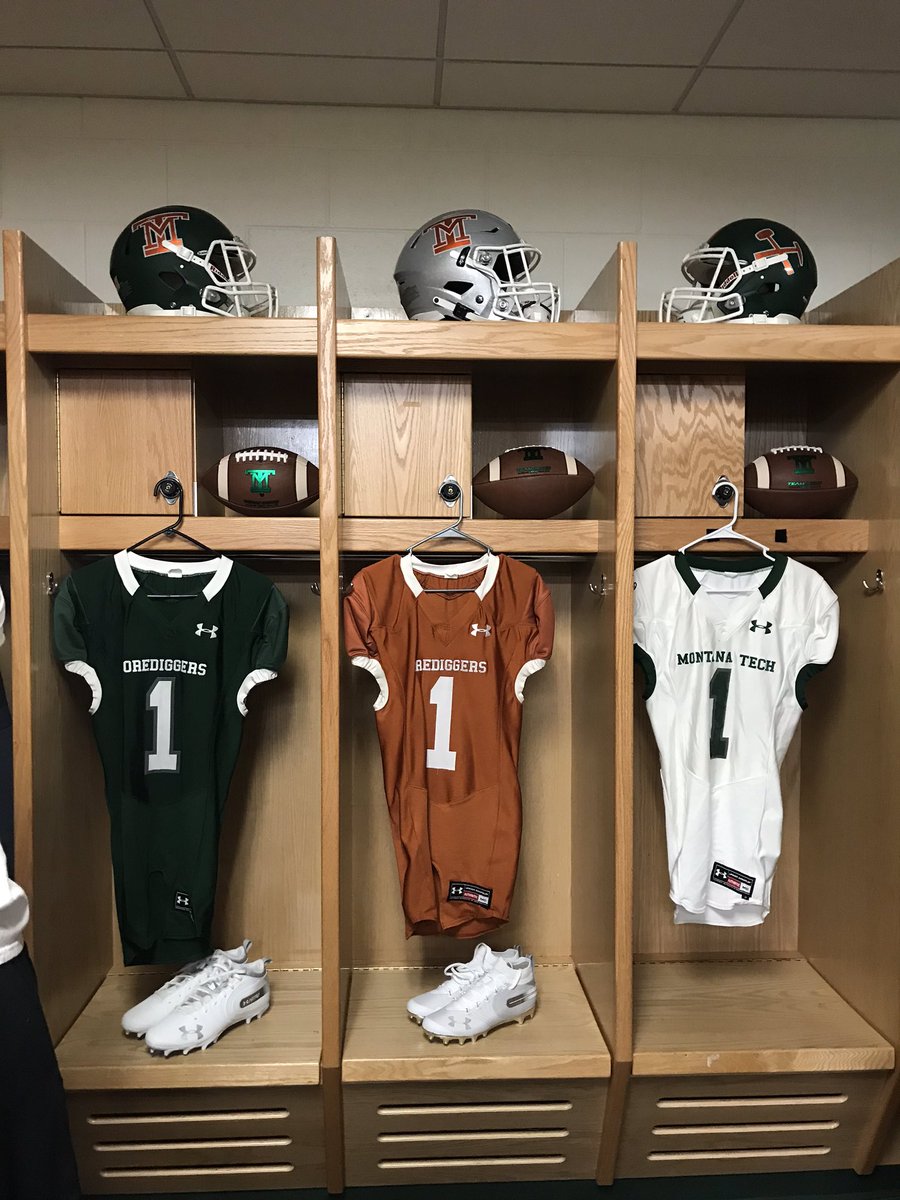 LukeShavey's tweet photo. It was really cool to check out Montana Tech and see their facilities today! Thanks to the coaches for making my visit special! @CoachKyleSamson @MonTechFootball #CanYouDiggit21⚒ #Family #CountOnMe https://t.co/LW3JNslBfM
