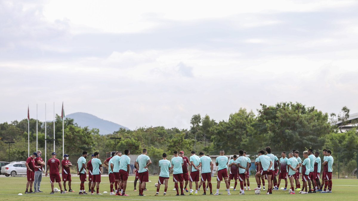 FerBujama's tweet photo. A vida não é sobre ser um vencedor ou um perdedor. É sobre ser humano e sempre dar o seu melhor. Começamos uma nova história, mas sempre juntos 👊🏽🙌🏽⚽️
@FluminenseFC https://t.co/ftfImgAiIz