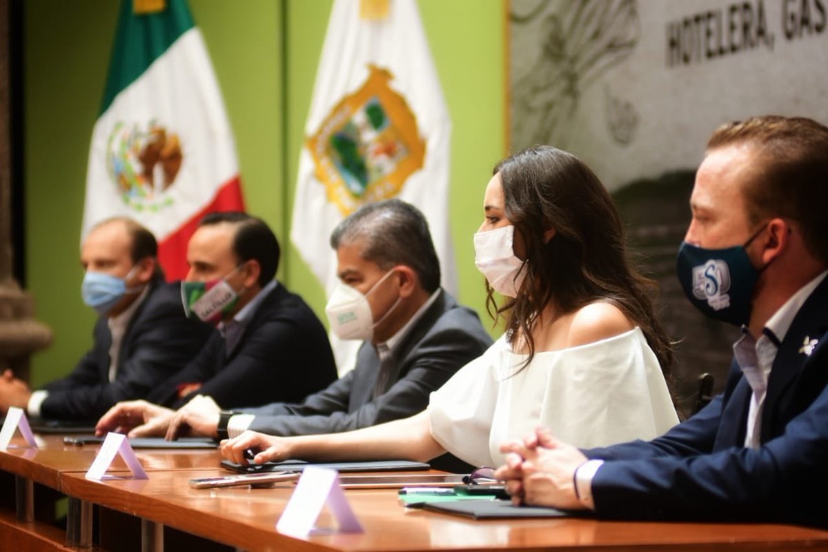 maperezpe's tweet photo. Estamos muy contentos de haber realizado la firma del convenio. Estoy  segura que poco a poco y con mucho trabajo saldremos adelante y lograremos convertirnos en el destino turistico mas importante del norte del pais. #HazTurismoEnCoahuila #Coahuila  #CoahuilaNoSeDetiene https://t.co/qDSmCyx6yN