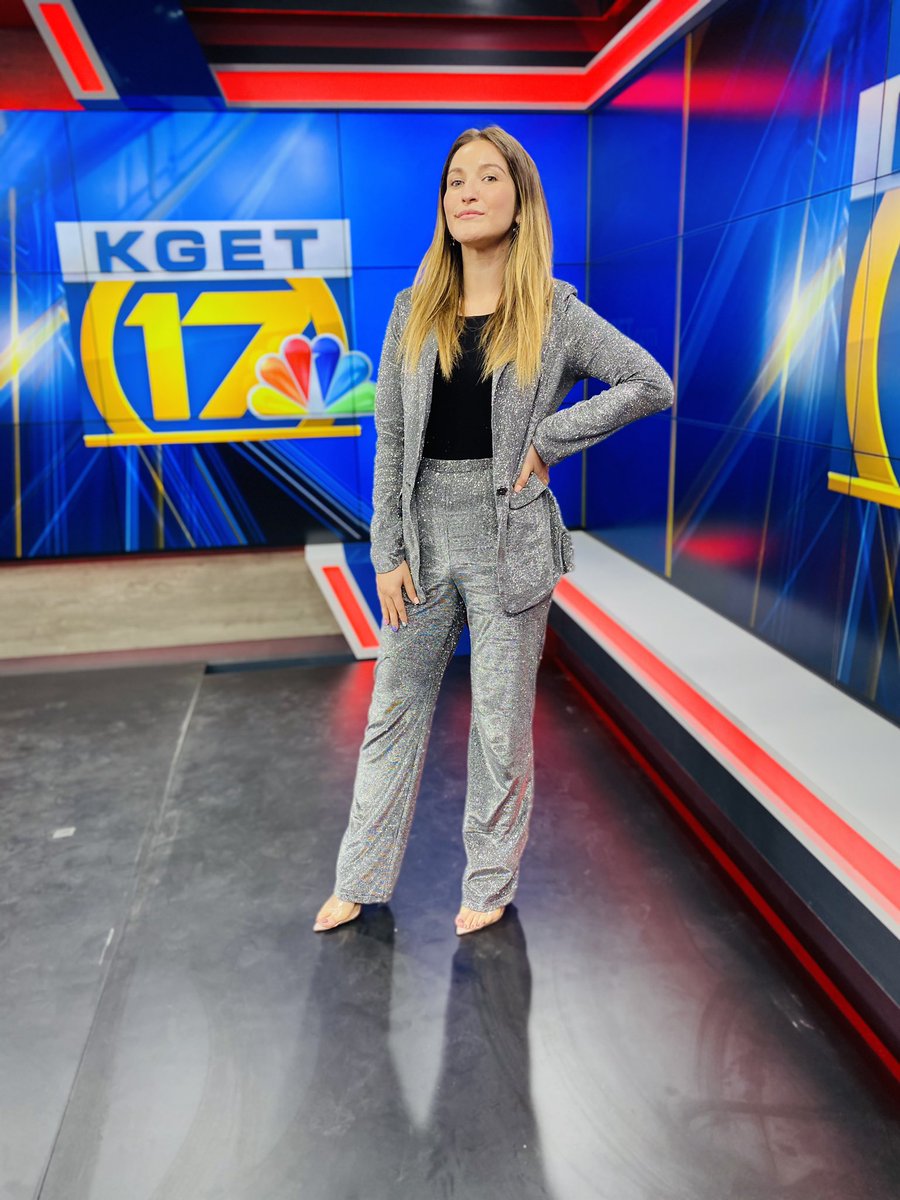 preciado_nancy's tweet photo. Every time you present yourself make sure you sparkle ✨ 👑 #ootd#ootdfashion #ootdinspiration #telemundo #bakersfield #california #kget #17news #sparkle #jluxlabel https://t.co/4LCUylYLwK