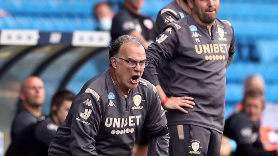 SocFutbol8's tweet photo. Después de tantos años el #LeedsUnited  vuelve a la Premier League de la mano de Marcelo Bielsa !!!! ⚽ https://t.co/7uTcNsW68F