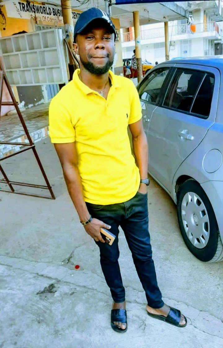 ahmedoclyne's tweet photo. U aa praying for money meanwhile u don't hv job to do. Only geography students can tell u whr ur prayer reach in the atmosphere. #prayforjob https://t.co/XecqZneMRt