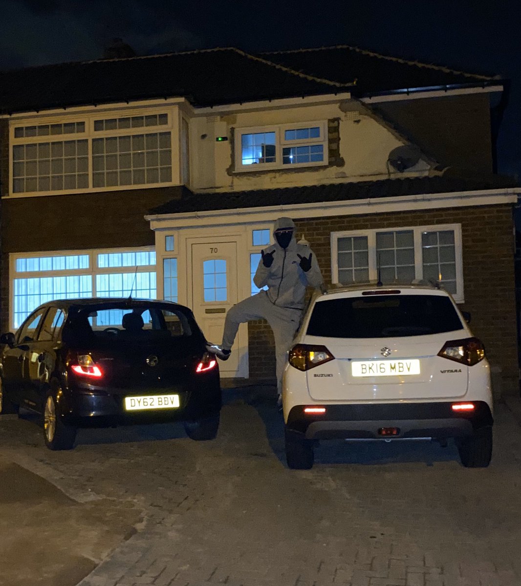 Standard apna™️ tweet media