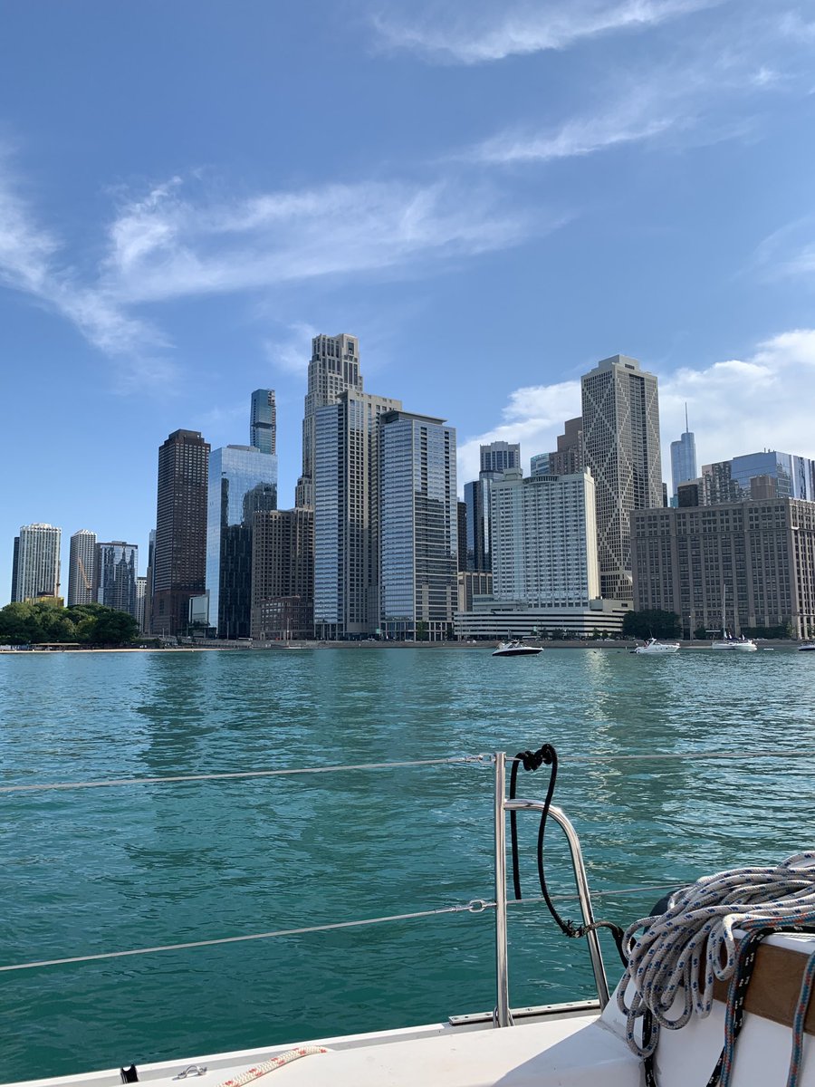 KarenMEwing's tweet photo. Some sailing and swimming on a great summer Friday in Chicago. https://t.co/r6FJKcgzn8
