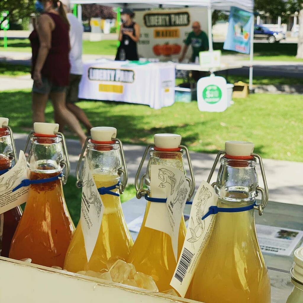 VanKwartelFS's tweet photo. Set up for a great time at the @libertyparkmarket  We’re here Friday evenings from 4pm to dusk. 
.
.
.
.
.
#humblehomekitchen #doyoulikehotsauce #youdolikehotsauce #vankwartelselections #caribbeantonic #caribbeancooler #utahsown #libertyparkfarmersmarket… https://t.co/IrHGiDNQ1X https://t.co/Z8BpUGajuV