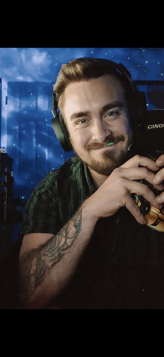 OutTrump3d's tweet image. Got these @SteelSeries ready to rock tonight! Thank you @WiskyOnTehRocks , @SteelSeriesANZ , and @DukeOfFlukes for the hook up and giveaway🙏 let’s get it! Live now twitch.tv/OutTrump3d