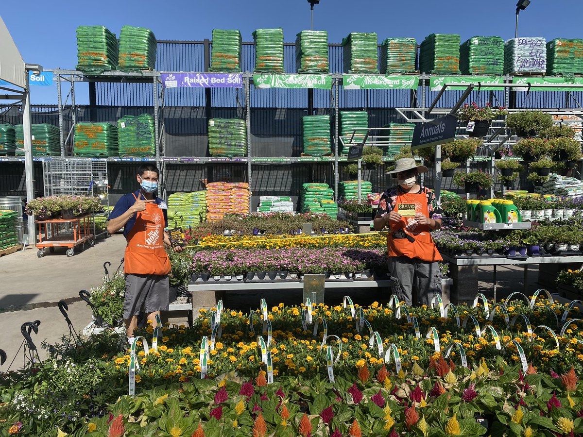 Big shout out to Marcus!! Going above and beyond taking care of the lot and always lending a helping hand all over the store !! <a href="/e_tindal3505/">E tindal</a> @fes0523 <a href="/TaylorGillette/">Taylor Gillette</a> @Fuerstenberg15 <a href="/DianaSundermann/">Diana Sundermann</a>